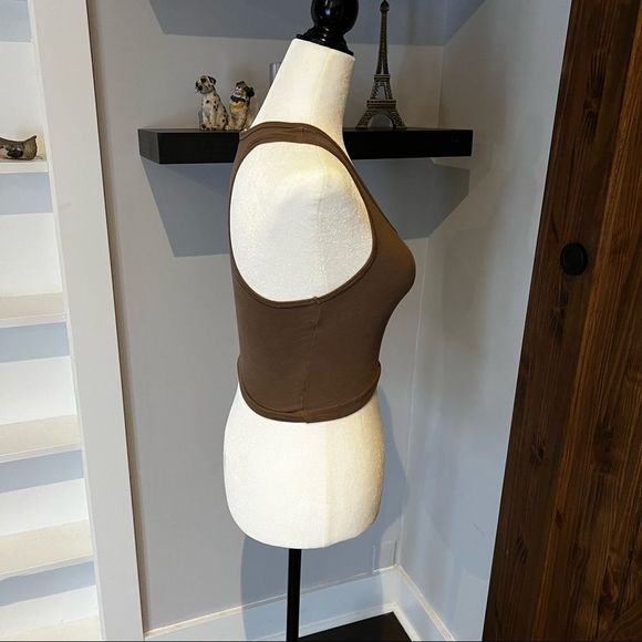 Zenana Outfitters Brown Cropped Tank Top - Picture 5 of 9